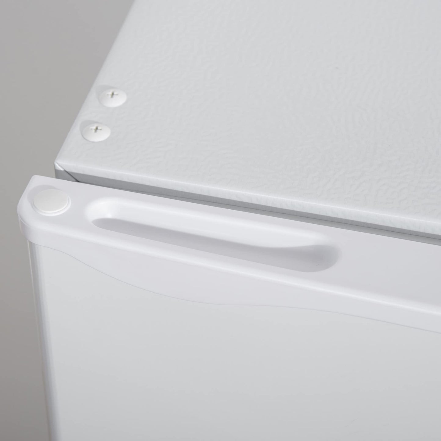 HOMCOM Mini Refrigerador 91L Nevera Pequeña Silencioso con Estante Ajustable Compartimento Congelador y Control de Temperatura Mecánico 47,5x44.2x84 cm Blanco